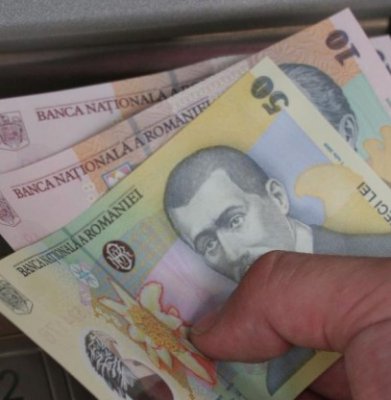 Băsescu: În 2013 ar trebui analizată posibilitatea indexării pensiilor